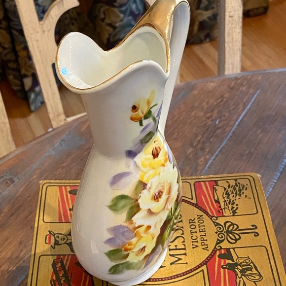 Kasuga Ware Vintage Vase Uher Pitcher Floral Gold Accents Porcelain Japan EUC - Picture 5 of 6